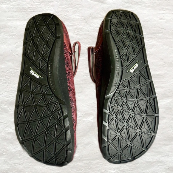 Earth Red Shimmery Flats with Mary Jane Strap - Picture 2 of 8